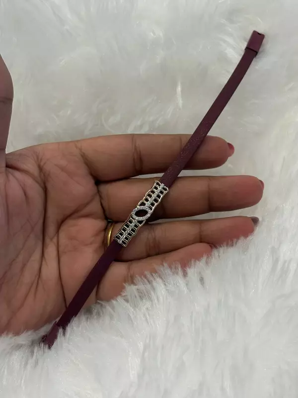Silver oval marroon band with rosegold finish
