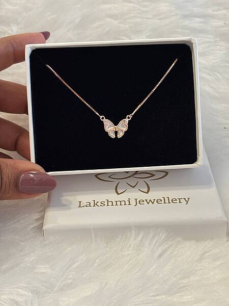 Silver oviya pendant chain with rosegold finish