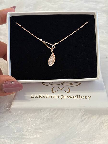 Silver thiya pendant chain with rosegold finish