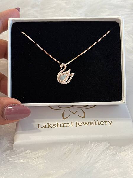 Sliver annam pendant chain with rosegold finish