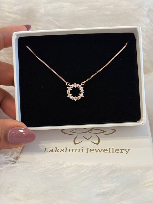 Silver niviya pendant chain with rosegold finish