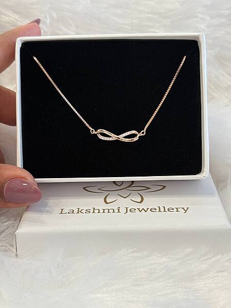 Silver inifinity pendant chain with rosegold finish
