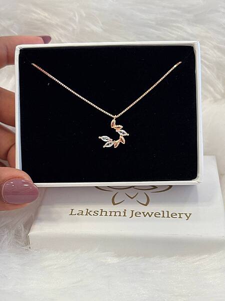 Silver harini pendant chain with rosegold finish