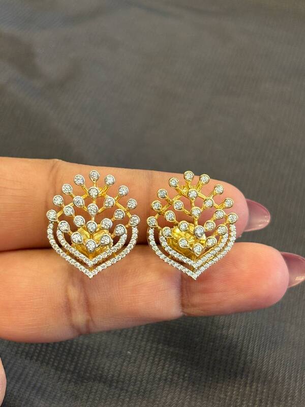 Silver feathers stud with gold finish