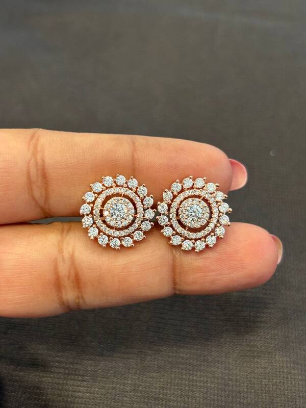 Silver nandhitha stud with rosegold finish