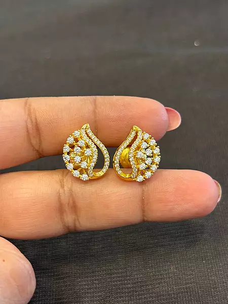 Silver margazhi stud with gold finish