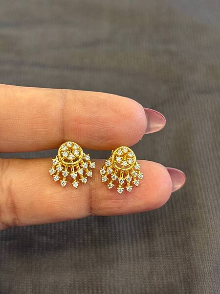 Silver tharigai stud with rosegold finish