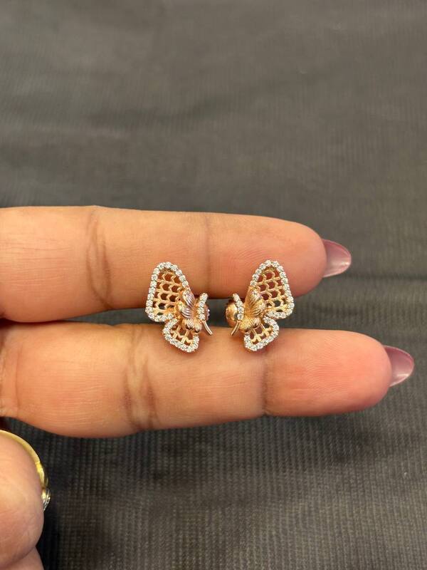 Silver aathmika stud with rosegold finish
