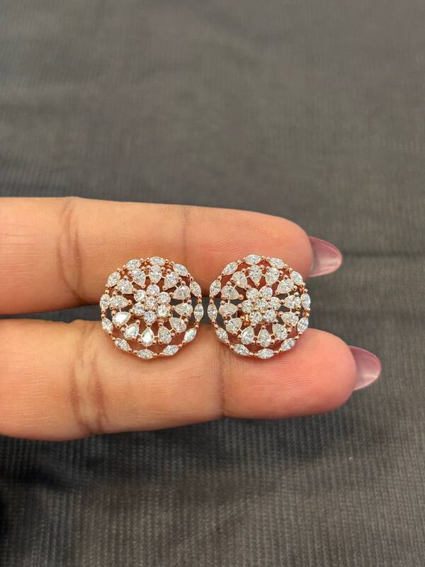 Silver kavitha stud with gold finish