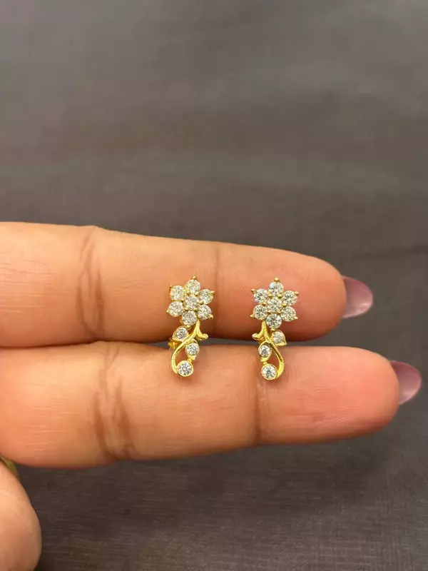 Silver ilavarasi stud with gold finish