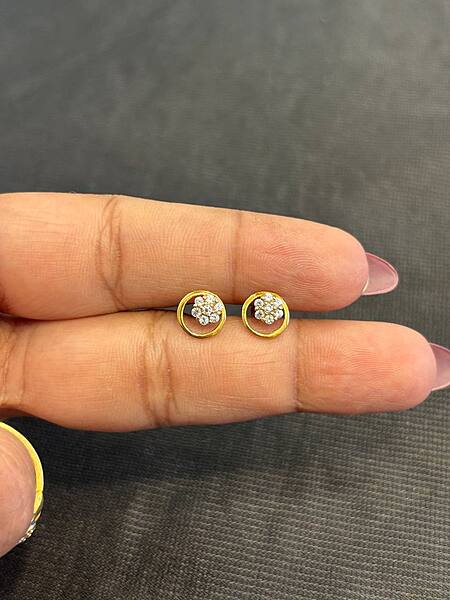 Thirumagal 9 carat stud