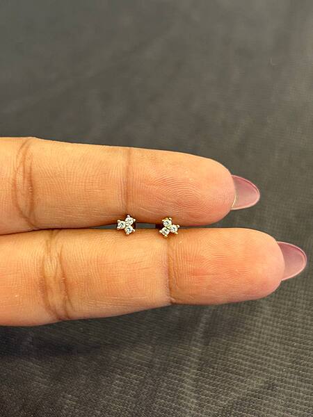 Ponni 9 carat stud