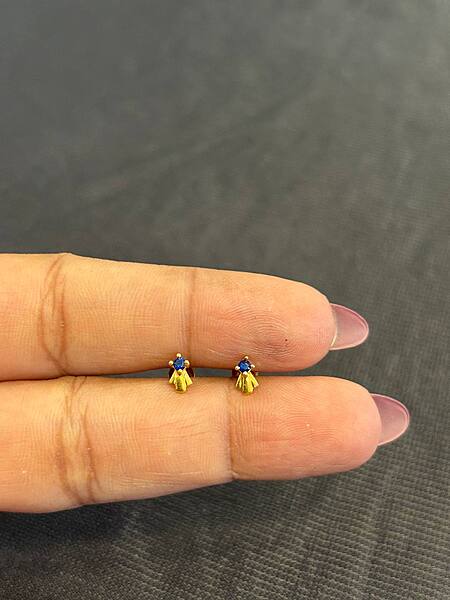 Sinthoor 9 carat stud