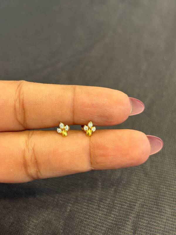 Anamika 9 carat stud