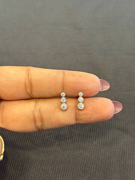 Silver three stone1 stud with rosegold finish