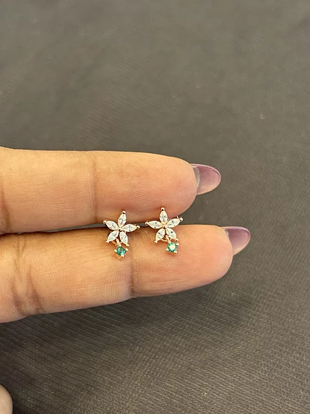 Silver white nakshtra G thongal stud with rosegold finish