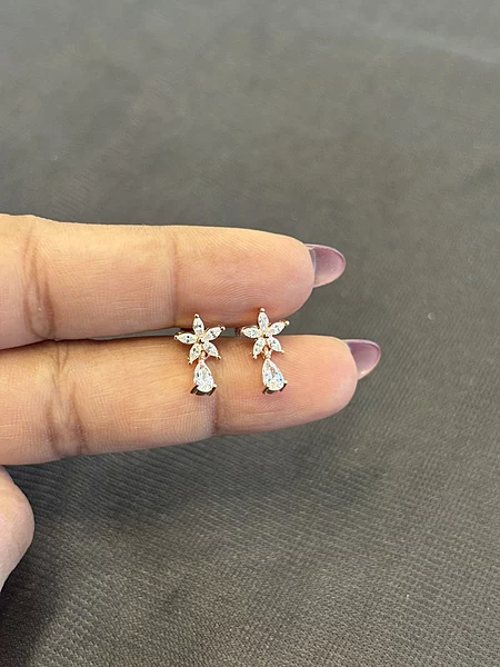 Silver white nakshtra droplet with rosegold finish