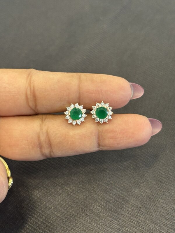 Silver green solitaire stud with rosegold finish