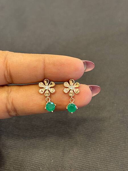 Silver flower green thongal with rosegold finish