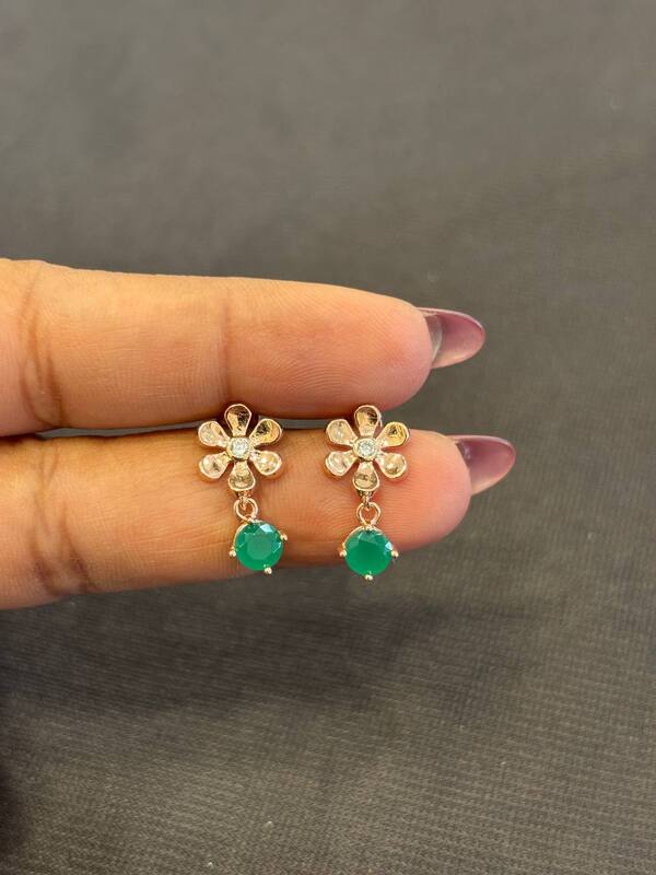 Silver flower green thongal with rosegold finish