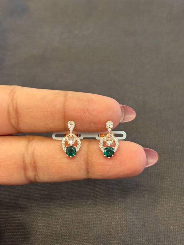 Silver vennila green stone stud with rosegold finish
