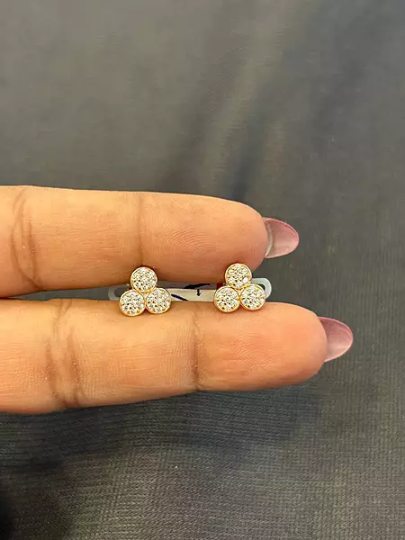 Silver agg stud with rosegold finish