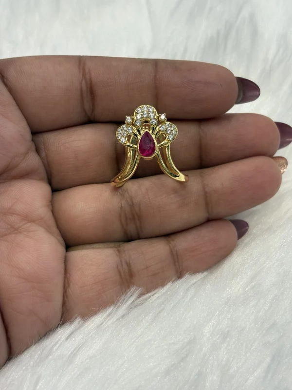 Silver magizhini vangi ring with gold finish