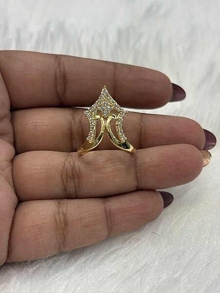 Silver priya vangi ring with gold finish