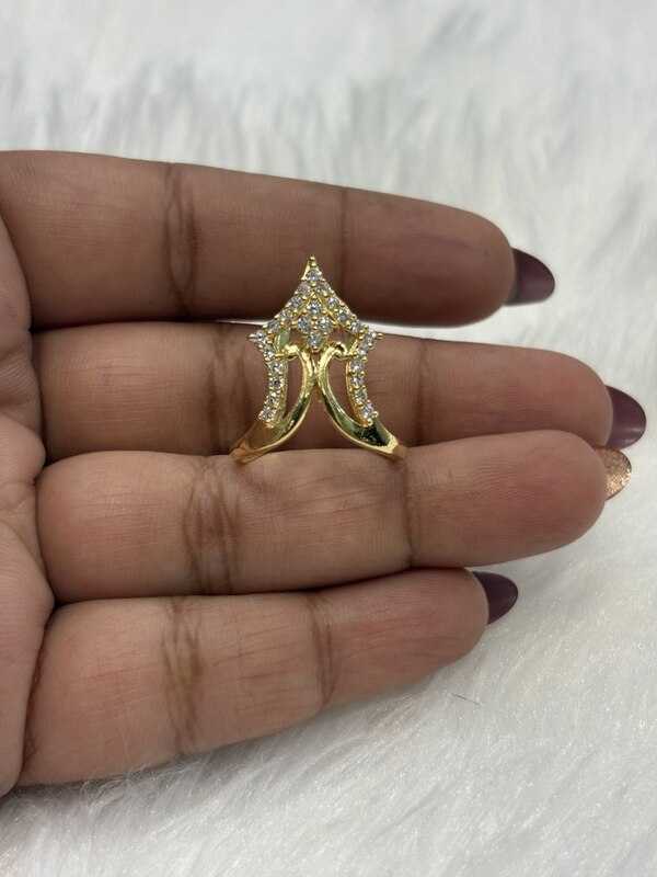 Silver priya vangi ring with gold finish