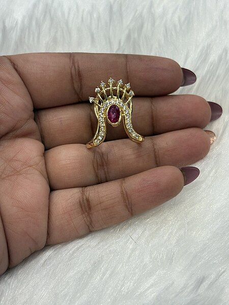 Silver red crown vangi ring with gold finish