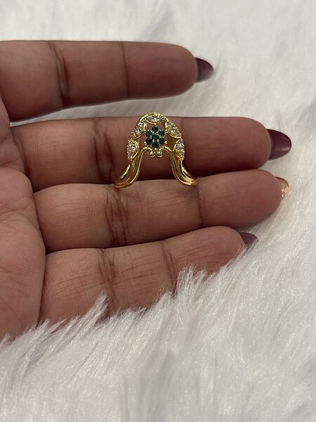 Silver green seven stone vangi ring with gold finish
