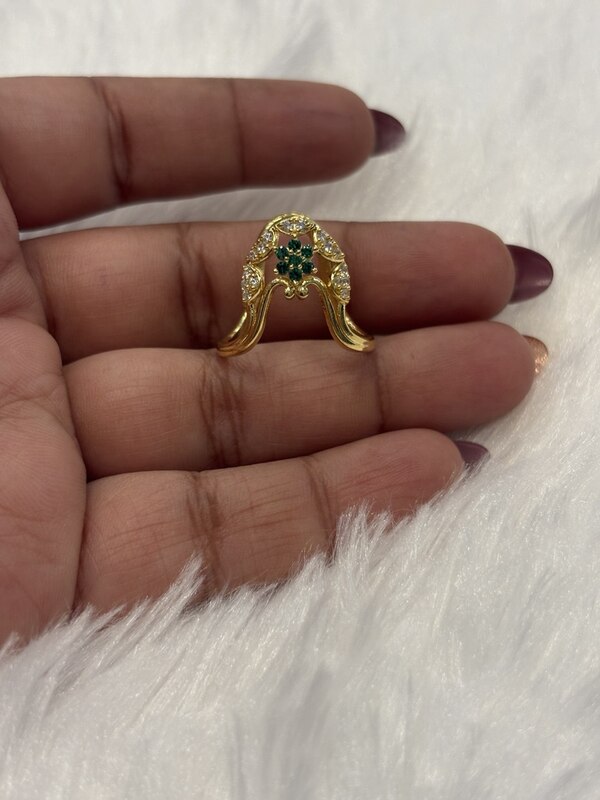 Silver green seven stone vangi ring with gold finish