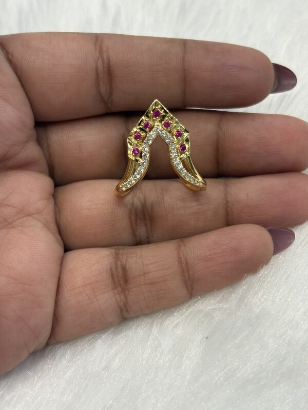 Silver kani vangi ring with gold finish