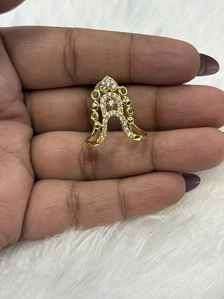 Silver tamizh1 vangi ring with gold finish
