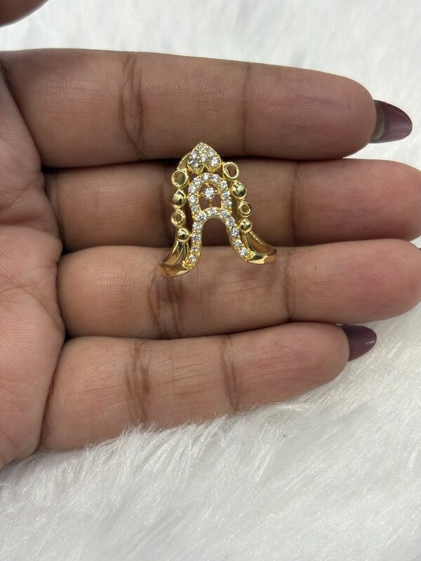 Silver tamizh1 vangi ring with gold finish