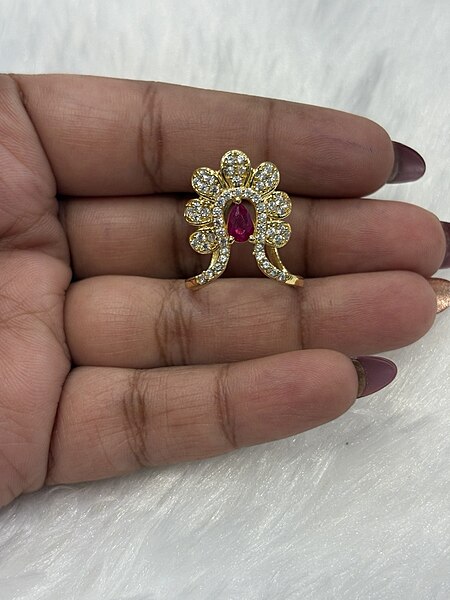 Silver madhavi vangi ring with gold finish