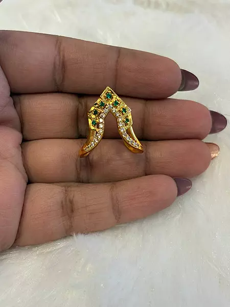 Silver kurinji vangi ring with gold finish