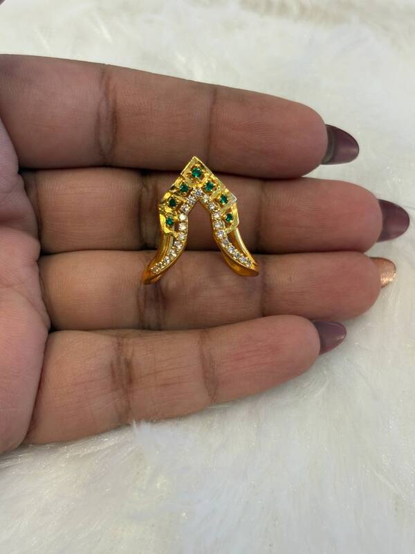 Silver kurinji vangi ring with gold finish