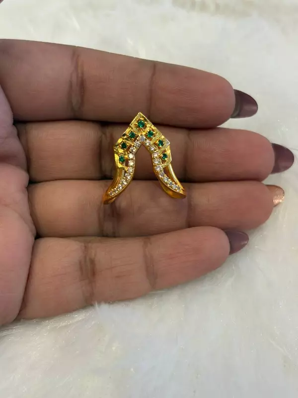 Silver kurinji vangi ring with gold finish