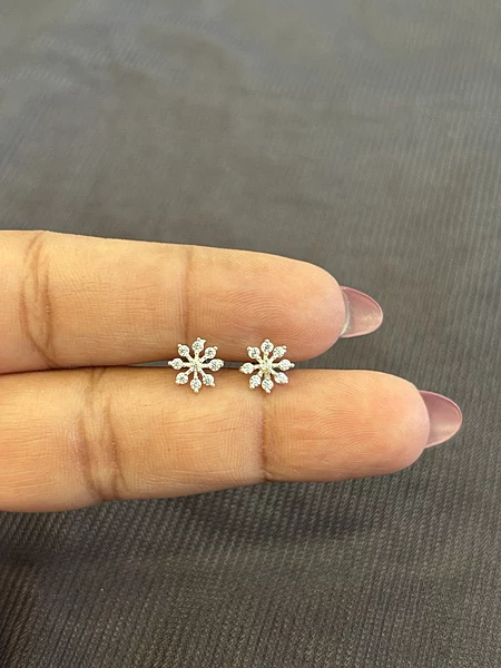 Silver swathi stud