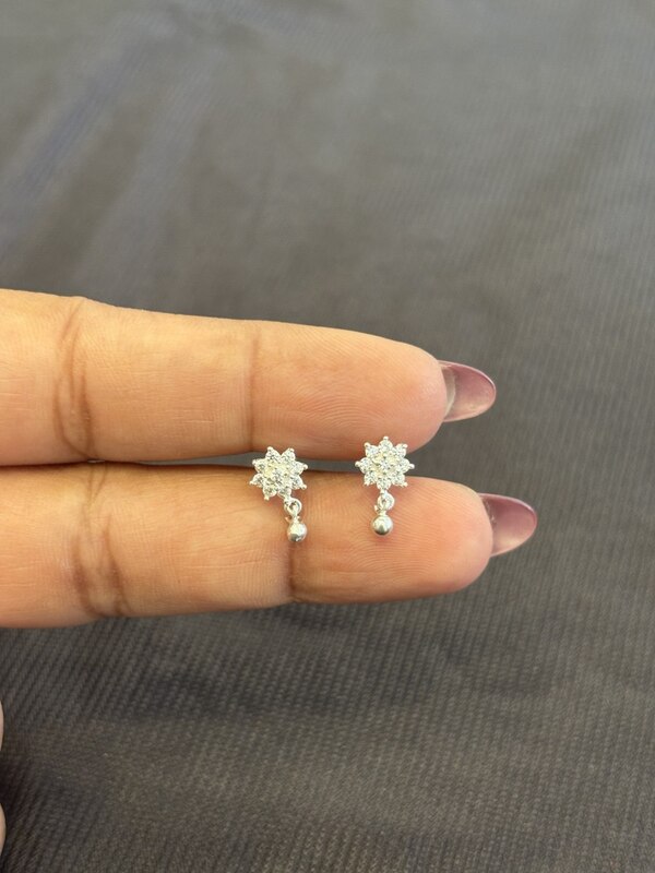 Silver seven stone stud thongal