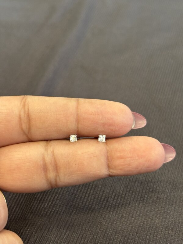 Silver solitaire second stud