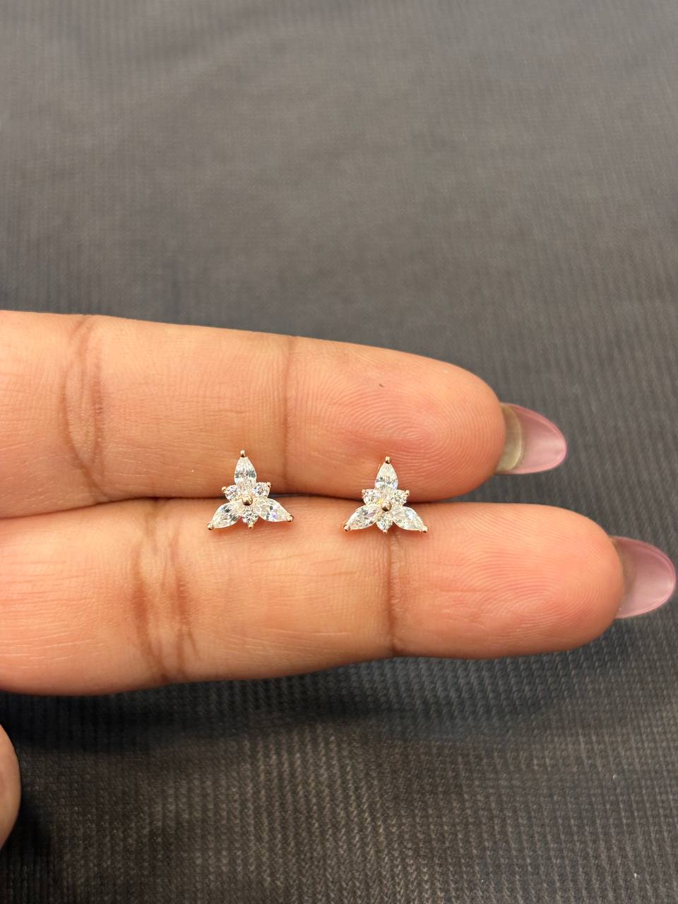 Silver trio second stud with rosegold finish