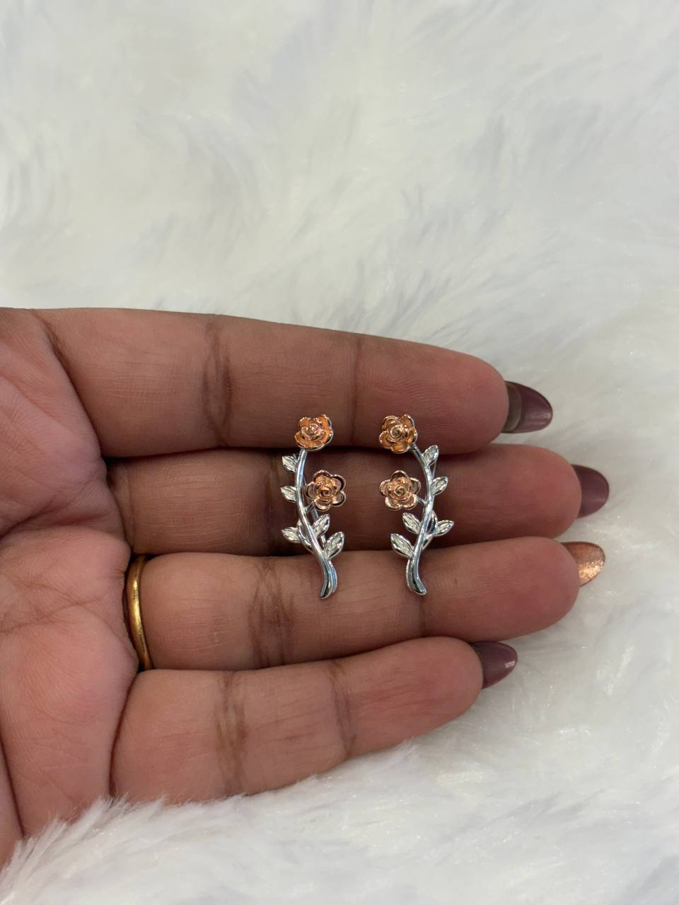 Silver roja ear cuff with dualtone finish