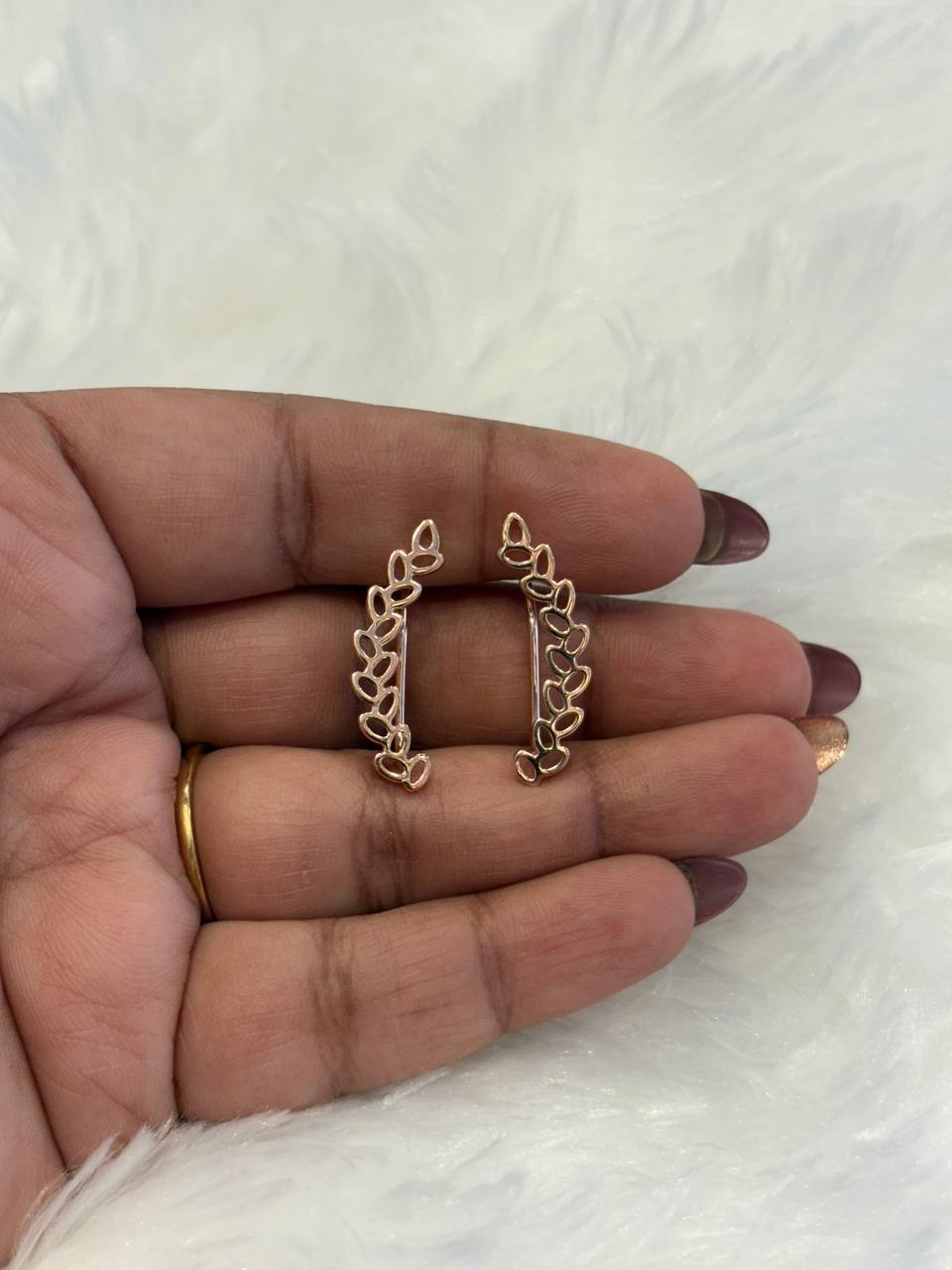 Silver kavi earcuff with rosegold finish