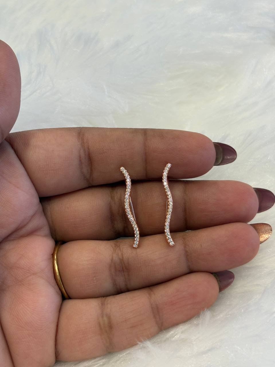 Silver alai ear cuff with rosegold finish