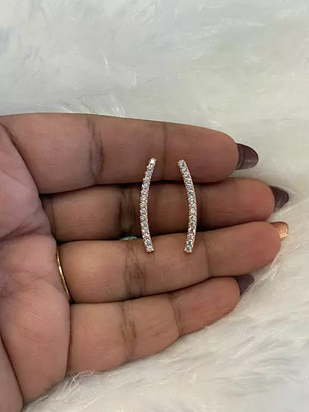 Silver minnal second stud with rosegold finish