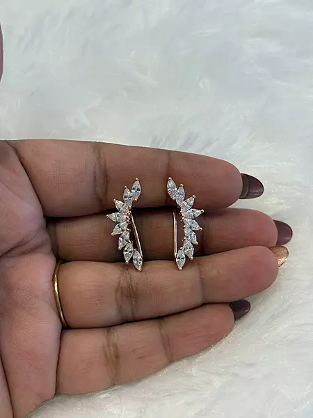 Silver anika ear cuff with rosegold finish