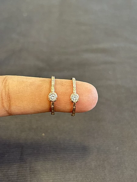 Silver white single stone toe ring with rosegold finish