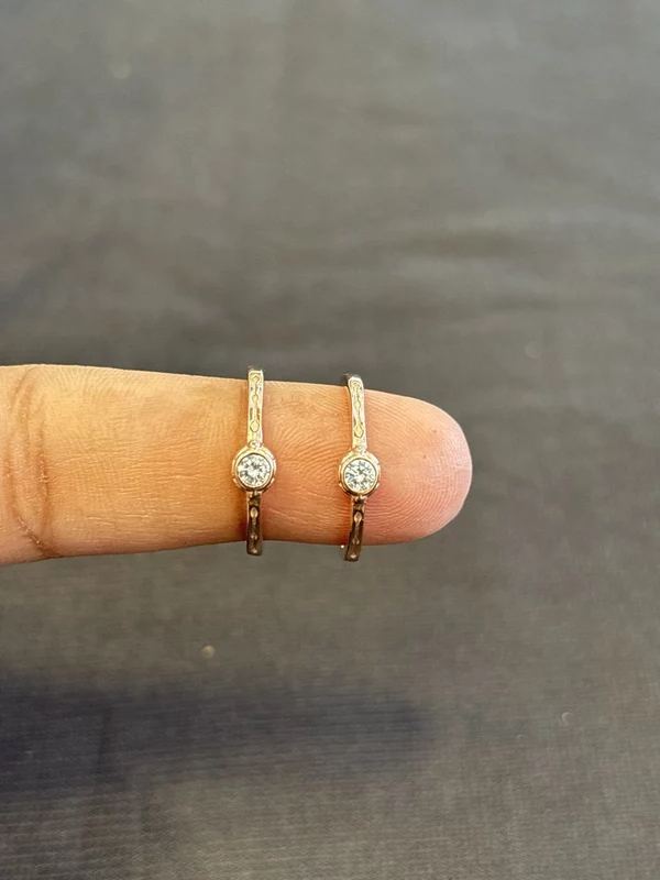 Silver white single stone toe ring with rosegold finish